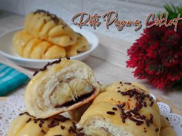 ini lembut banget Roti Pisang Coklat by Ismy Maulidasary