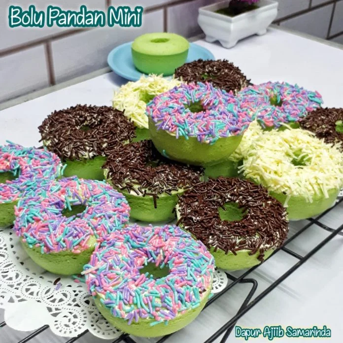BOLU TULBAN PANDAN MINI by Erna Kemall BOLU TULBAN PANDAN MINI by Erna Kemall