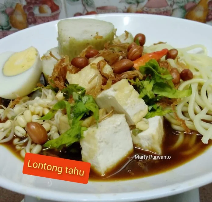 bekal beraktifitas hari ini LONTONG TAHU by Marty Purwanto