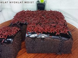 Cake coklat nyoklat moist by S Tina
