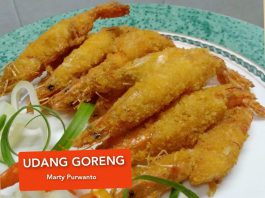 Menu santap siang udang goreng by Marty Purwanto