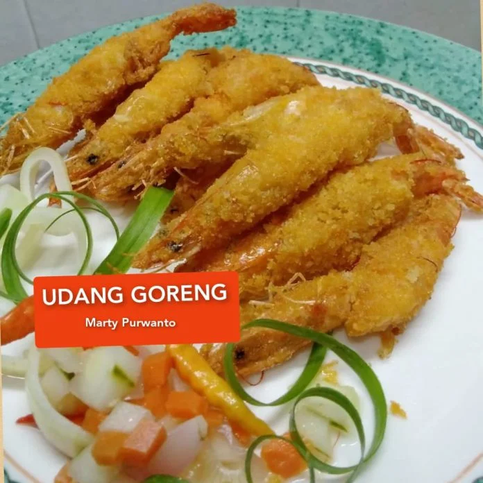 Menu santap siang udang goreng by Marty Purwanto