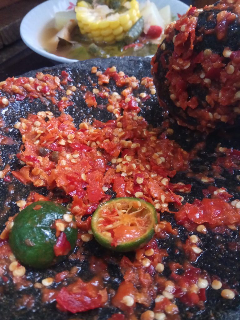 Sedep banget SAMBEL MENTAH by Yuni Fatmawati