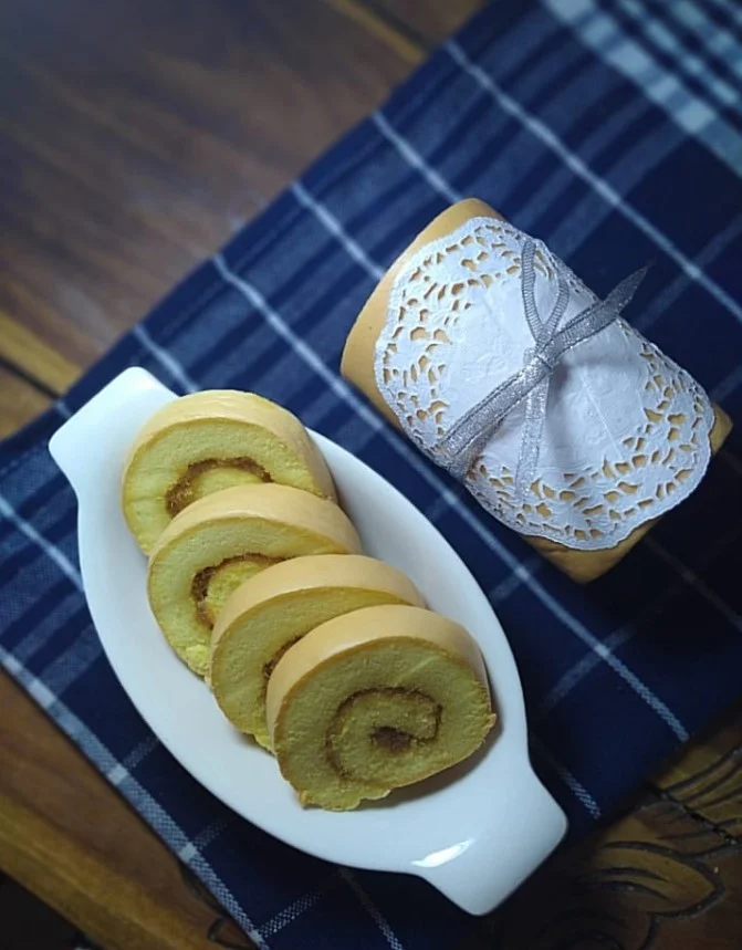 Bolu Gulung Ekonomis by Rino Haniasti Bolu Gulung Ekonomis by Rino Haniasti