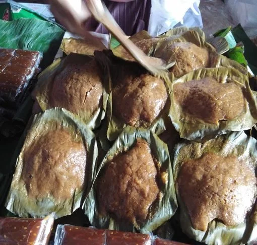 Comal mempunyai jajan pasar yang khas yaitu Apem