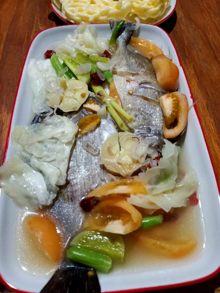 menu hari ini masak apa ya? Stim ikan Baronang by Elliyah Lim