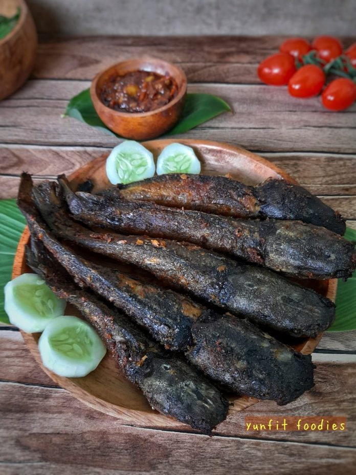 LELE BAKAR BUMBU RUJAK