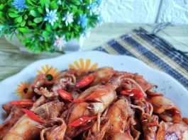 Cara Bersihkan Cumi by Novie Kurnia Wardani
