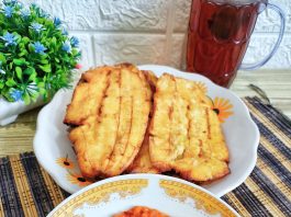 Ngemil dan ngeteh dulu sambil nungguin masakan mateng.