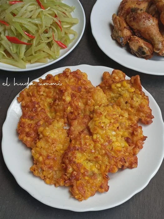 Menu makan siang saya hari ini Dadar Jagung by El Huda Ummi