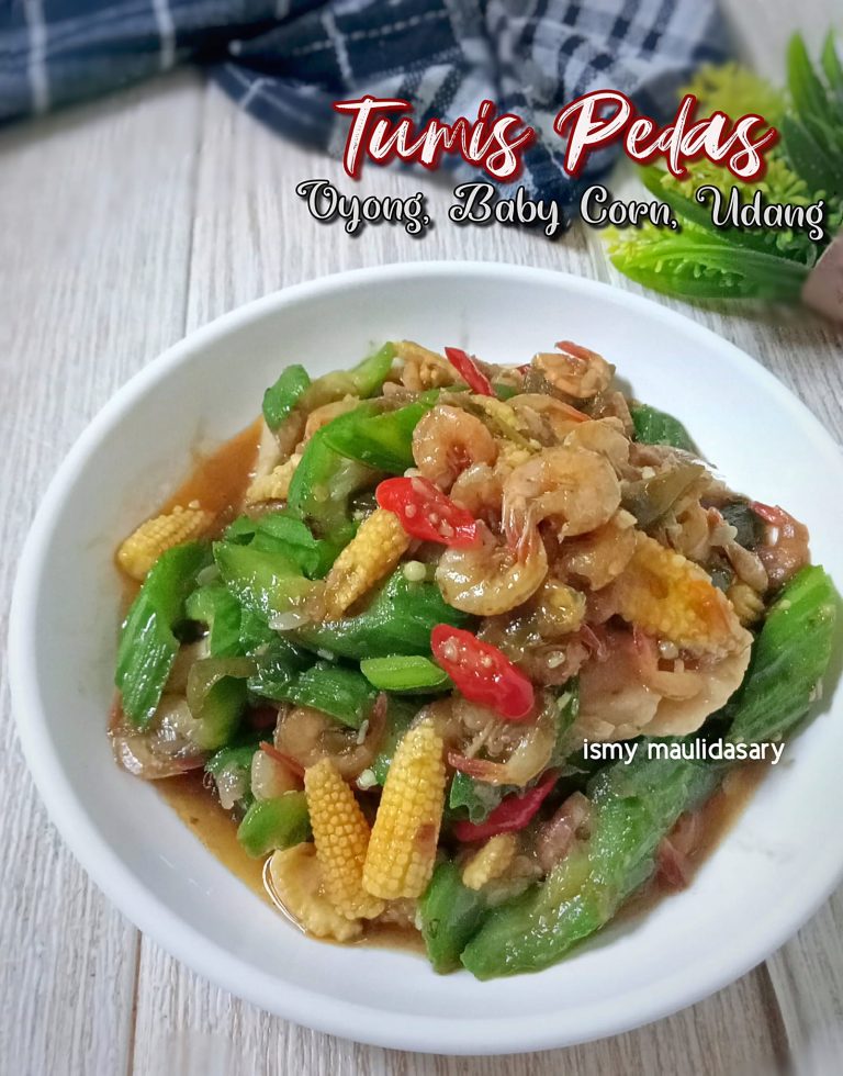 menu hari ini, Tumis Pedas Oyong, Baby corn, Udang by Ismy Maulidasary