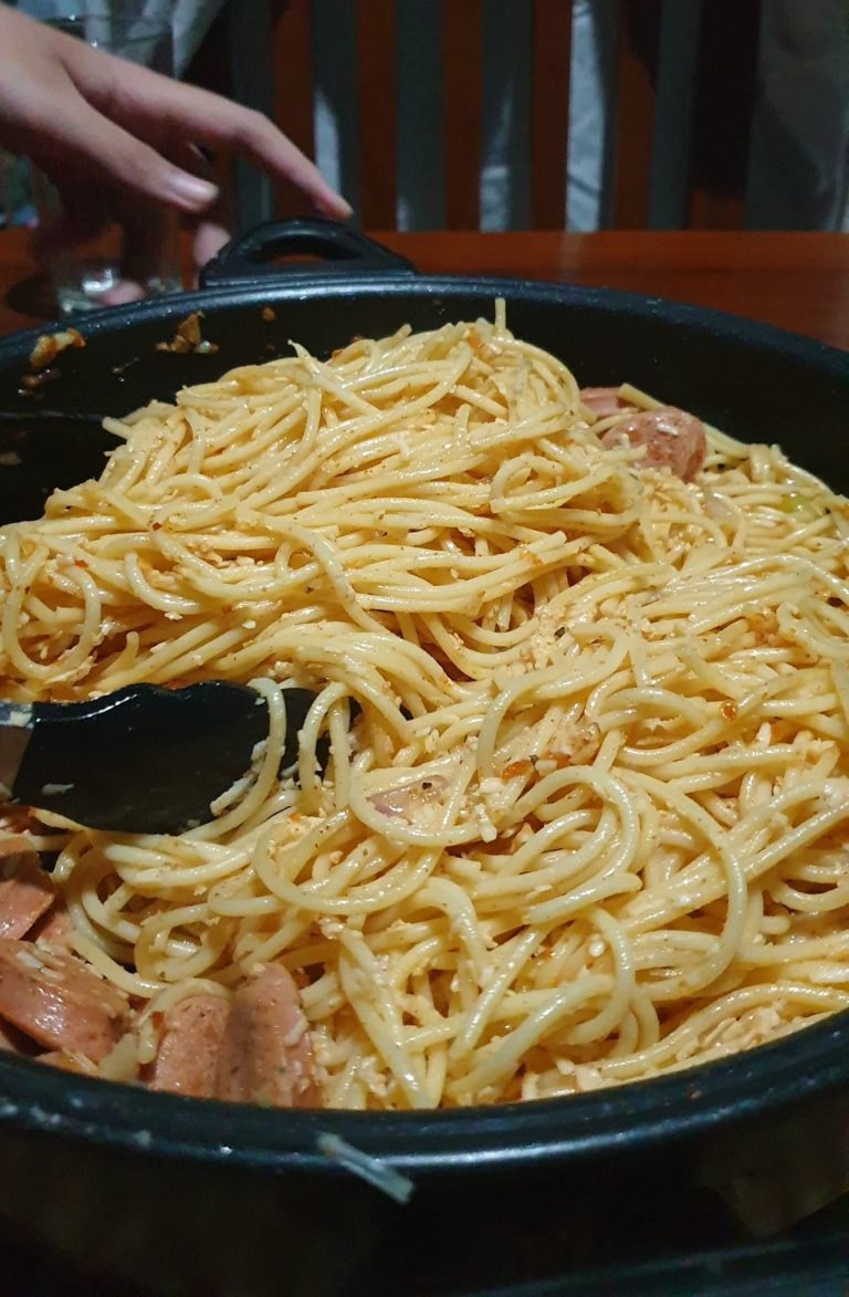 Spaghetti aglio olio by Olis Luqman