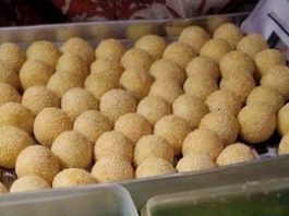 Onde-onde wijen isi kacang hijau kupas by Nabila