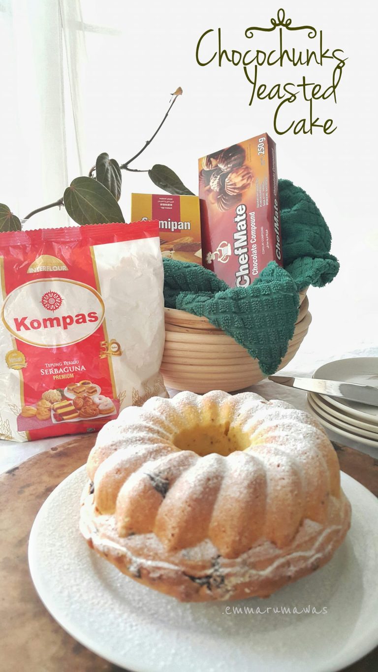 1 roti berpengembang ragi Chocochunks Yeasted Cake by Emma Rumawas