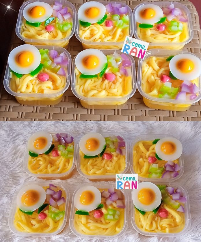 Pudding Mie kuah kari ayam