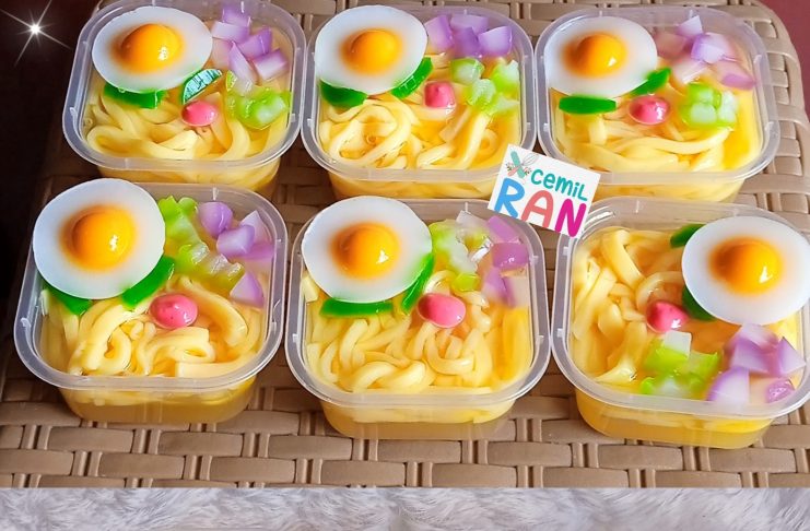 Pudding Mie kuah kari ayam