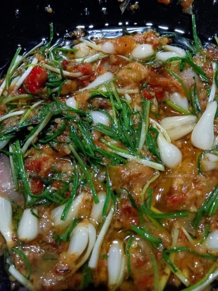 Sambel terasi Bawang lekio (bawang Batak) Sambel terasi Bawang lekio (bawang Batak)