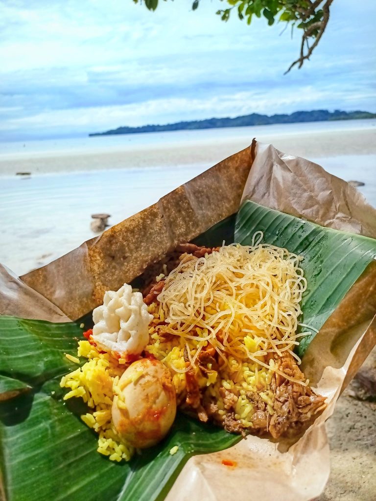 masak apa hari ini NASI KUNING dan TUMIS IKAN ASAP by Novie Kurnia Wardani