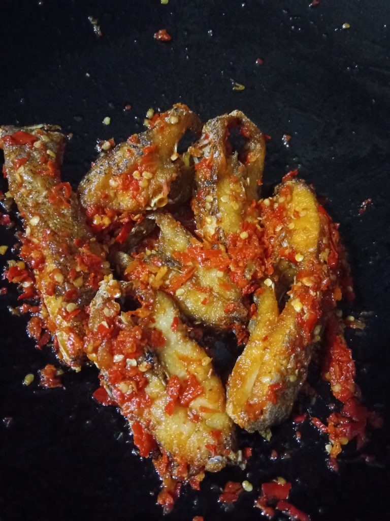 menu makan siang Ikan kakap sambel goreng by Elliyah Lim