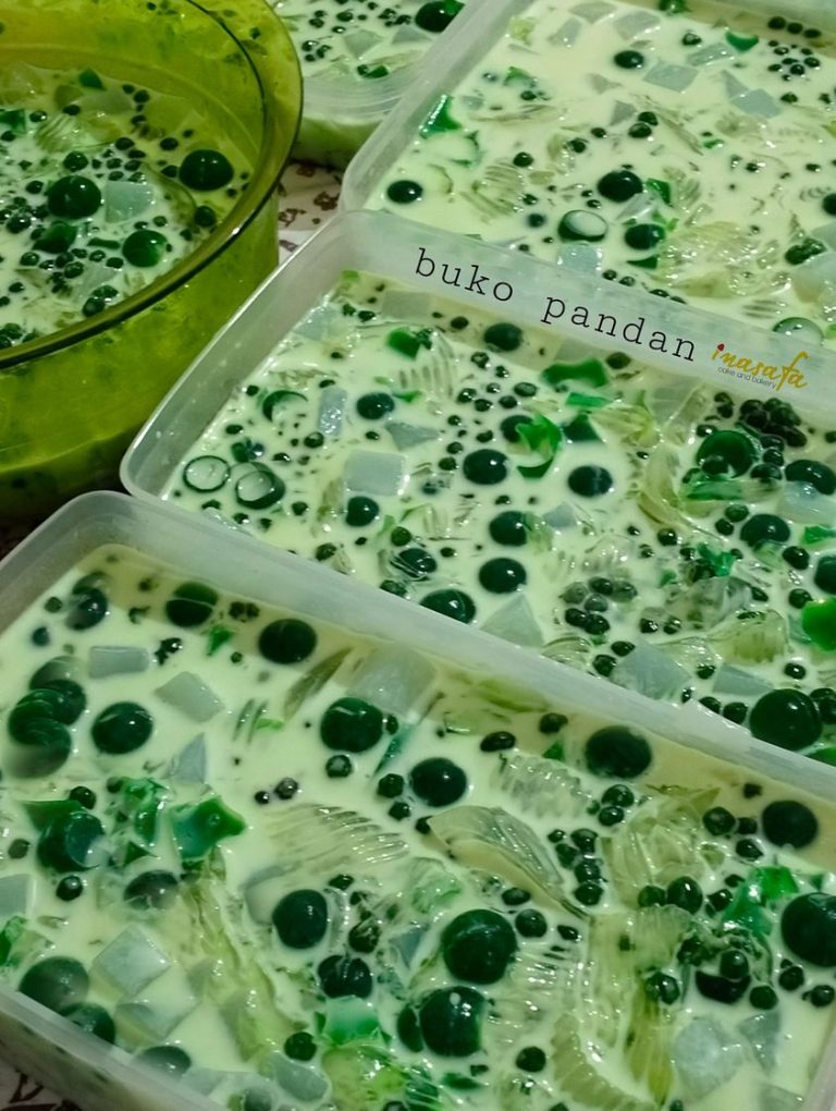 Es buko pandan atau es pandan kelapa muda by Kartina Safa KS