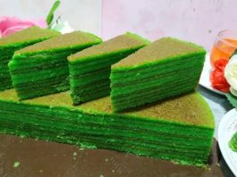 Lapis Lumut Putih Telur by ana Then