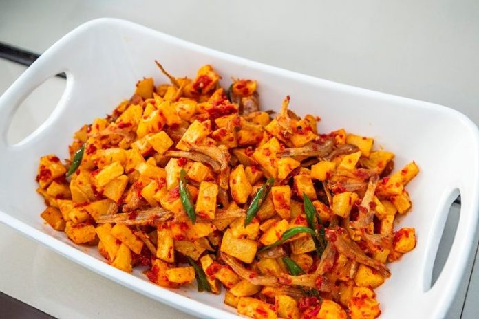 Dikenal dengan rasa pedas dan gurihnya yang khas kentang balaDO