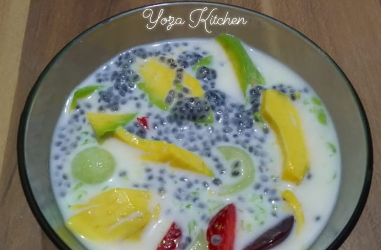 Es buah Ximilu by Elisabeth Yuni Panca